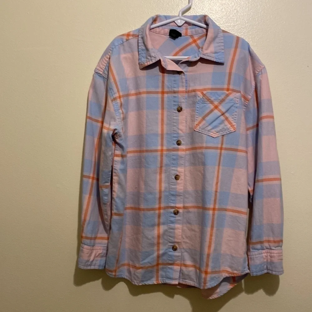 Art Class plaid cotton shirt . Size M (8)
